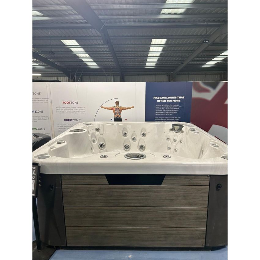 Pre-loved Coast Spas Freedom Hot Tub 