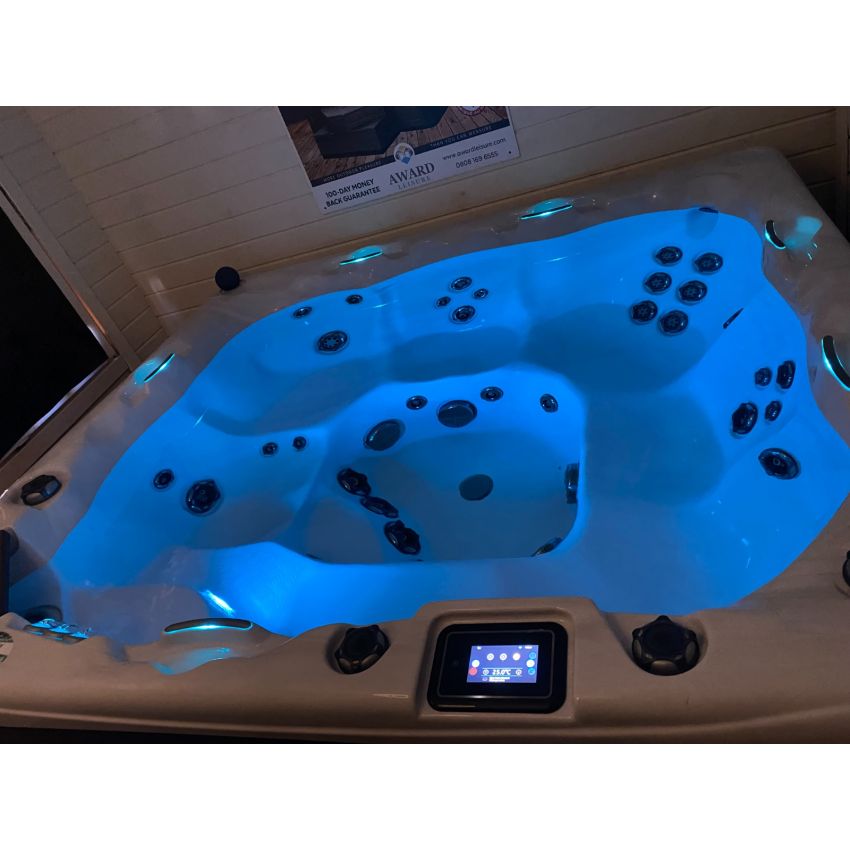 Ex-Display Beachcomber 720 HYBRID4