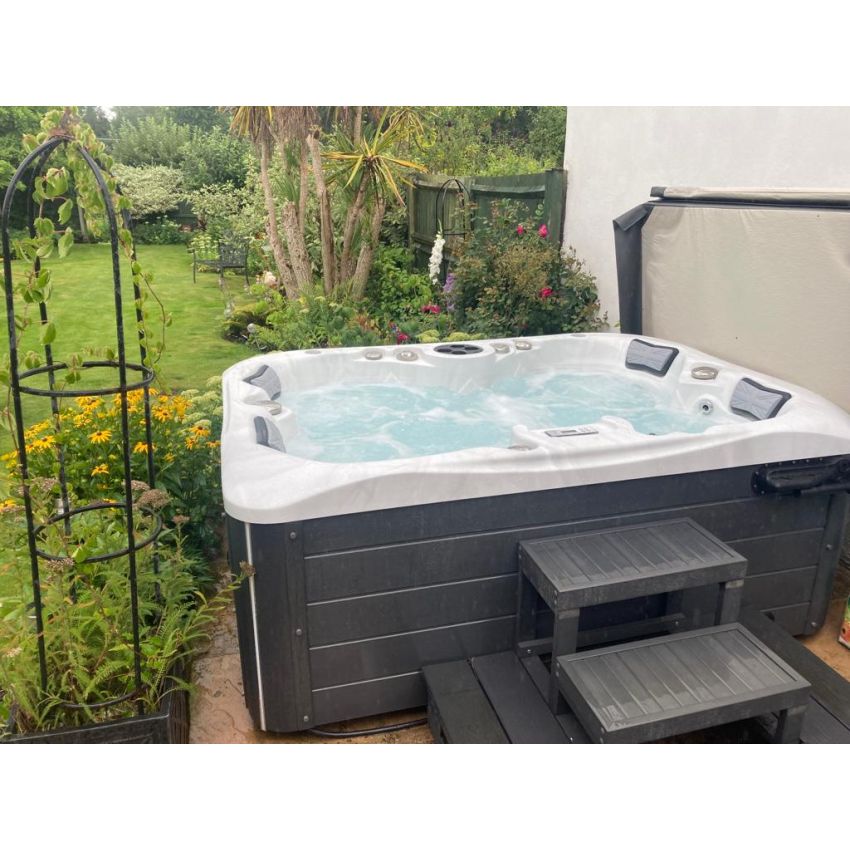 Mercury Hot Tub™️