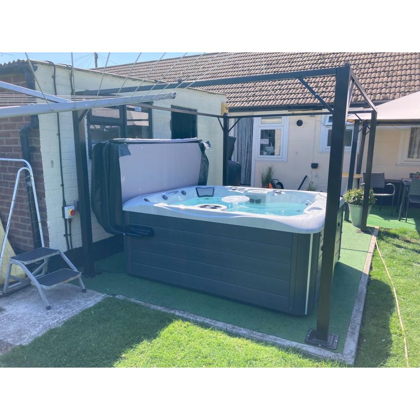 Westwood Hot Tub™️