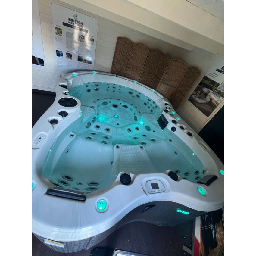 ExDisplay 10 Person Hot Tub Sale