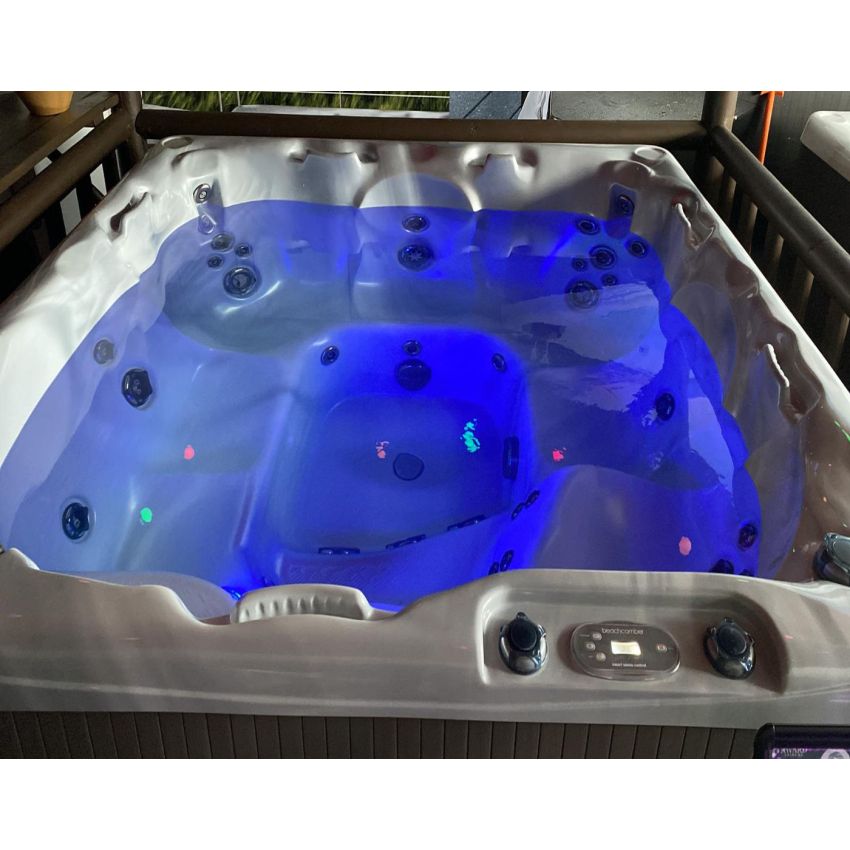 Ex-Display Beachcomber 590 HYBRID4