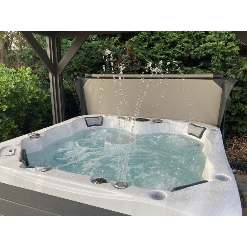 Shakespeare Hot Tub™️ 