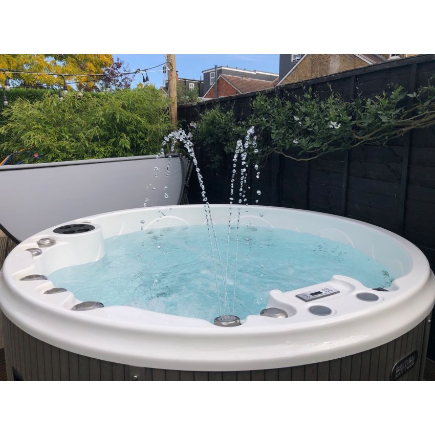 Winston Hot Tub™️