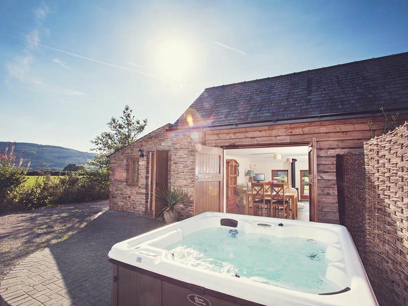 Hot Tub Holidays in the Brecon Beacons