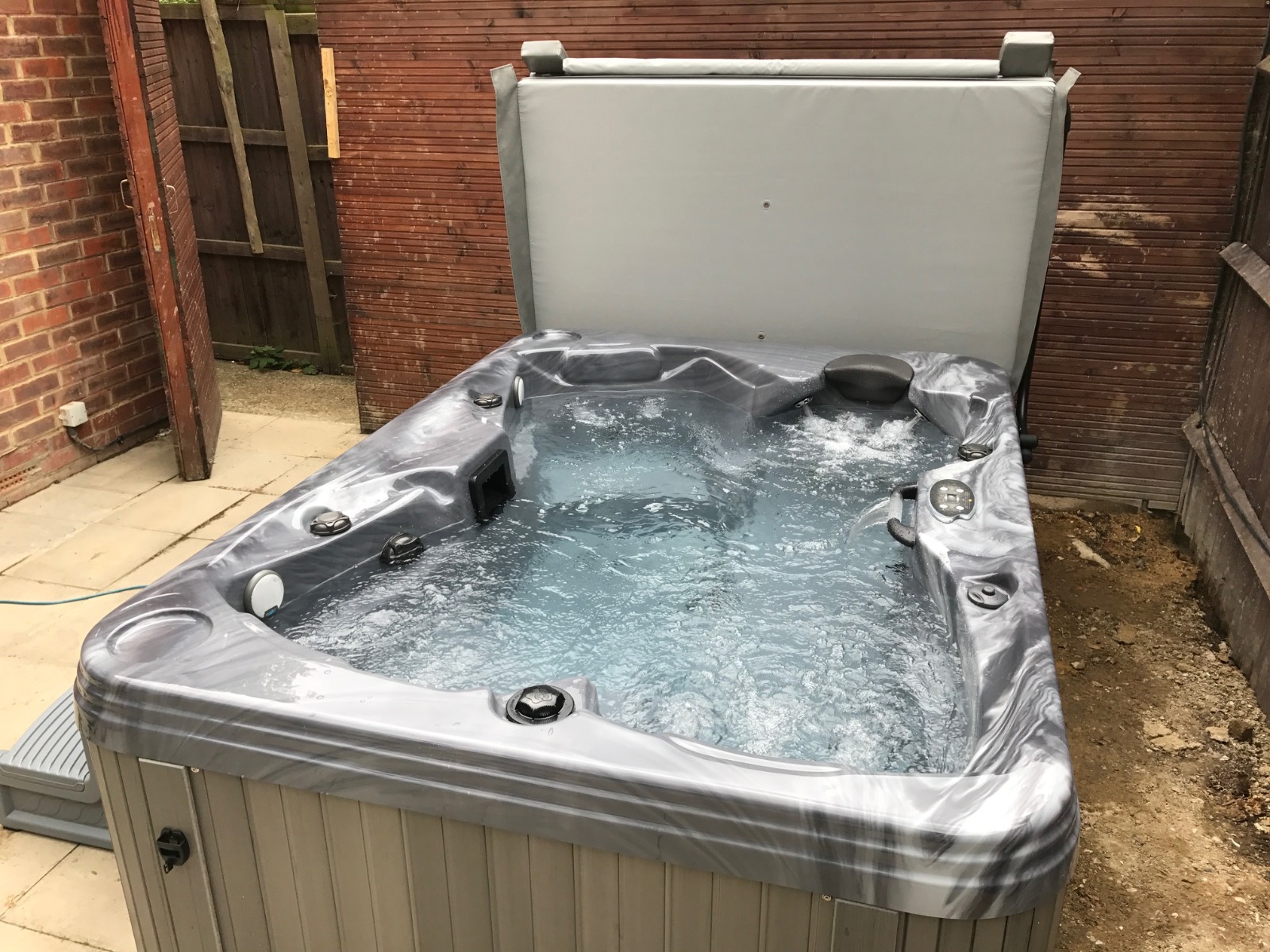 Hot Tubs that are suitable for commercial use