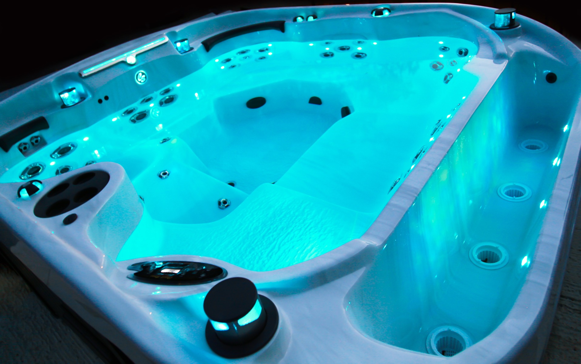 Hard shell hot tubs may be a better alternative to inflatable hot tubs