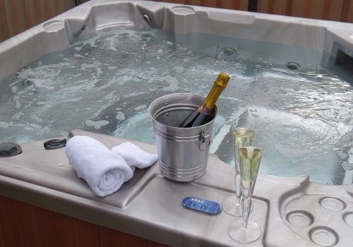 Hot Tub Holidays in the Peak District National Park