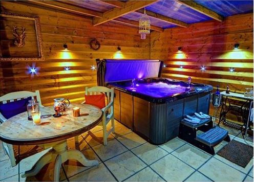 Hot Tub in Cabin